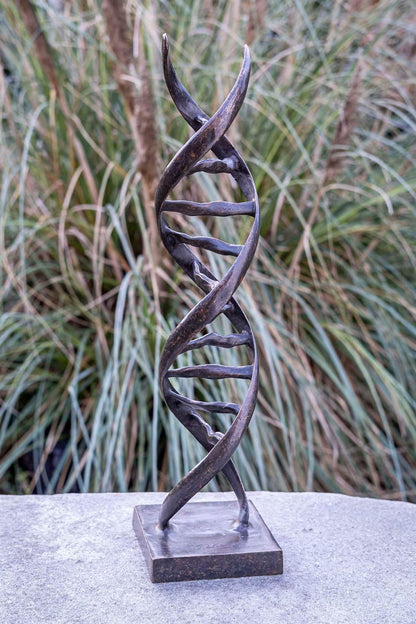 IDYL Bronze-Skulptur Moderen Figur DNA | 53 x 13 x 13 cm | Dekoration aus Bronze handgefertigt | Gartenskulptur oder Wohnbereich-Dekoration | Hochwertiges Kunsthandwerk | Wetterfest